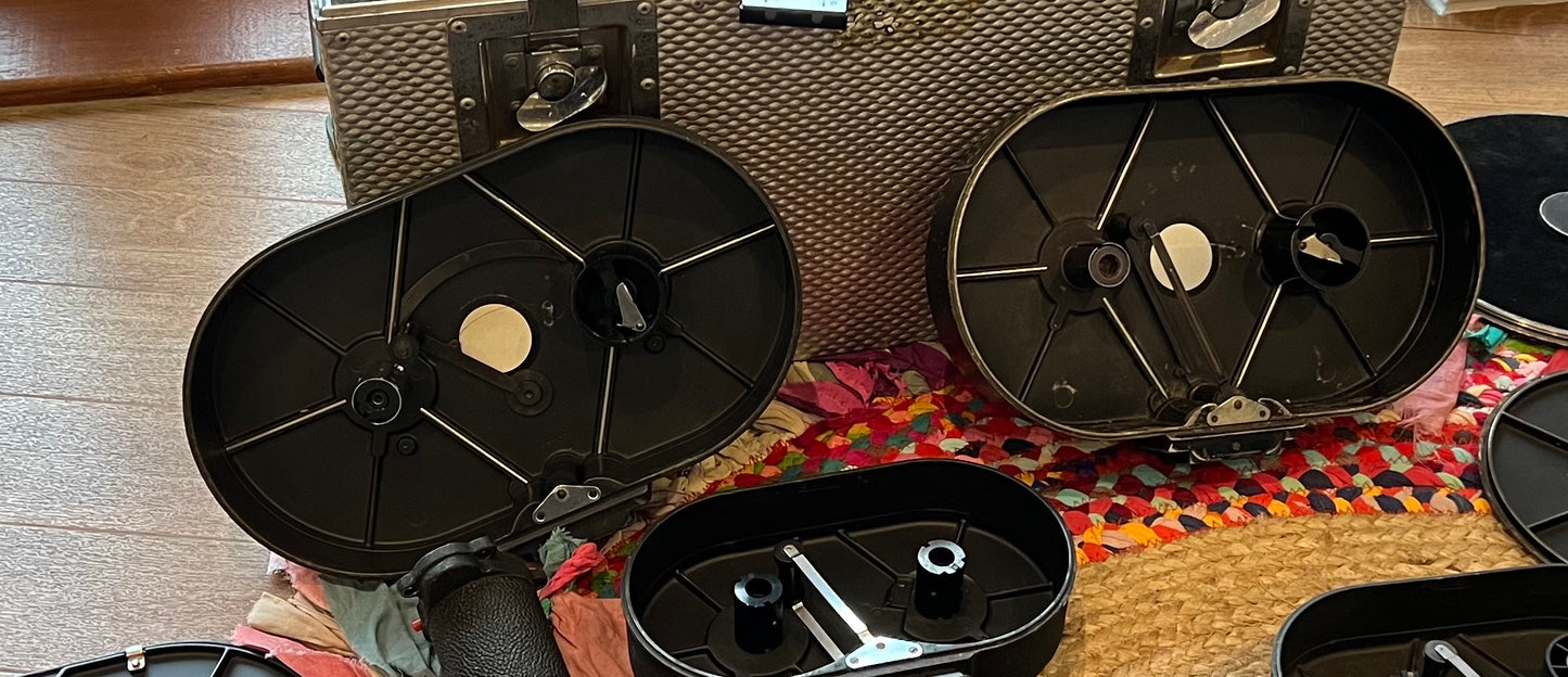 1x Arriflex 35mm 500ft magazine