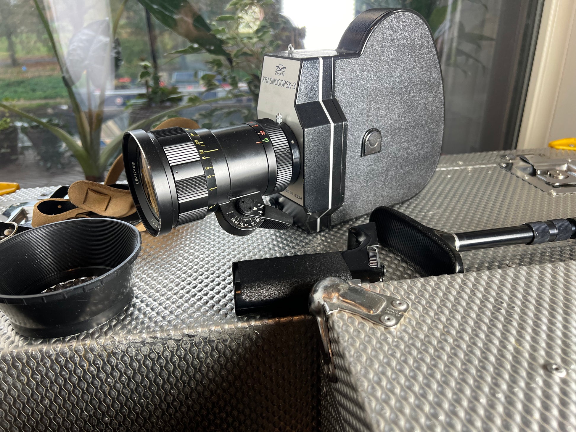 Krasnogorsk-3 K3 16mm camera with lens – VideoTap
